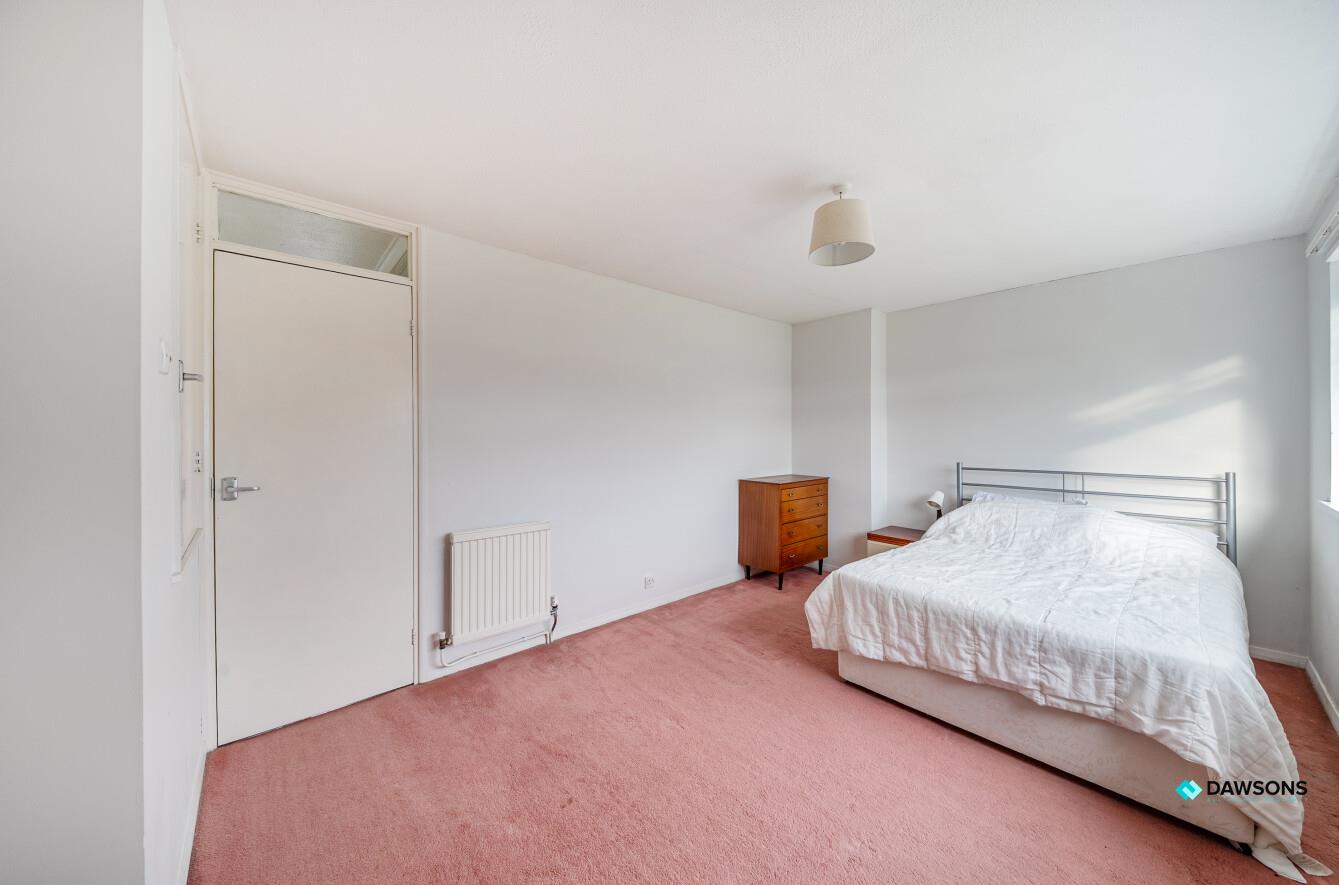 Broad Parks, West Cross, Swansea, SA3 5NZ